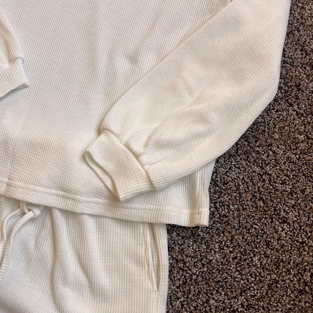 Amazon Women’s White Waffle Knit Pajama/Lounge Set - Picture 3 of 8